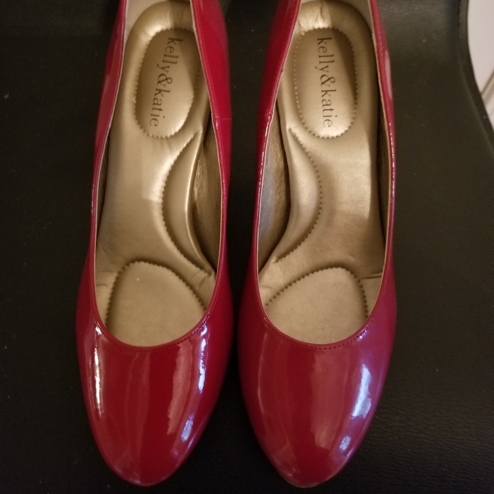 Red Pumps - Picture 2 of 3
